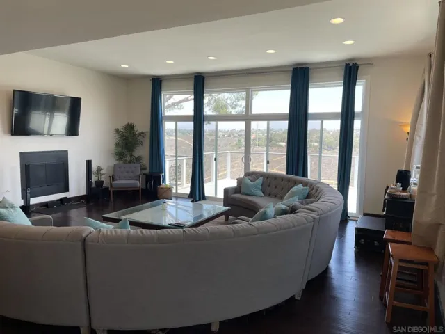 2353 Cowley Way, San Diego, California 92110