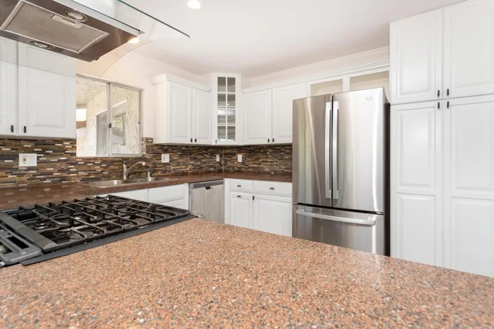 1228 Tower Drive, Vista, California 92083