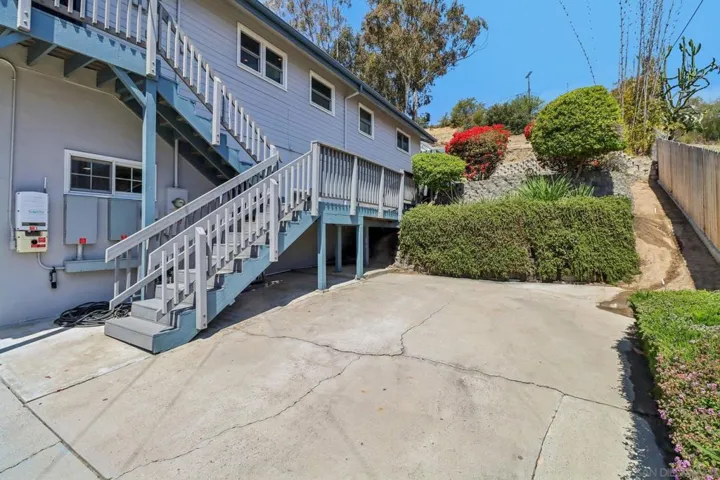 6214 Radio, San Diego, California 92114