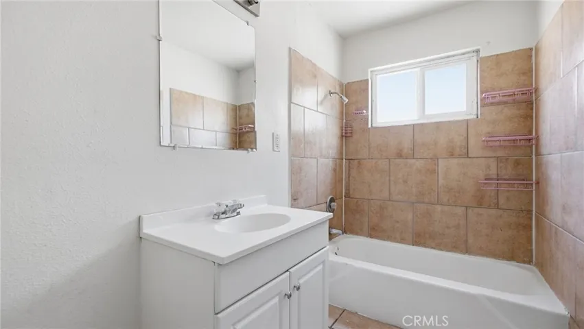 511 E Fredricks, Barstow, California 92311