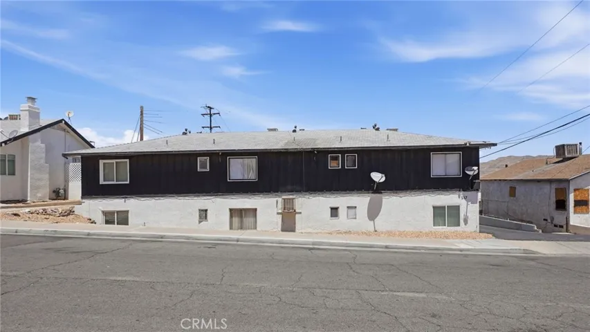 511 E Fredricks, Barstow, California 92311
