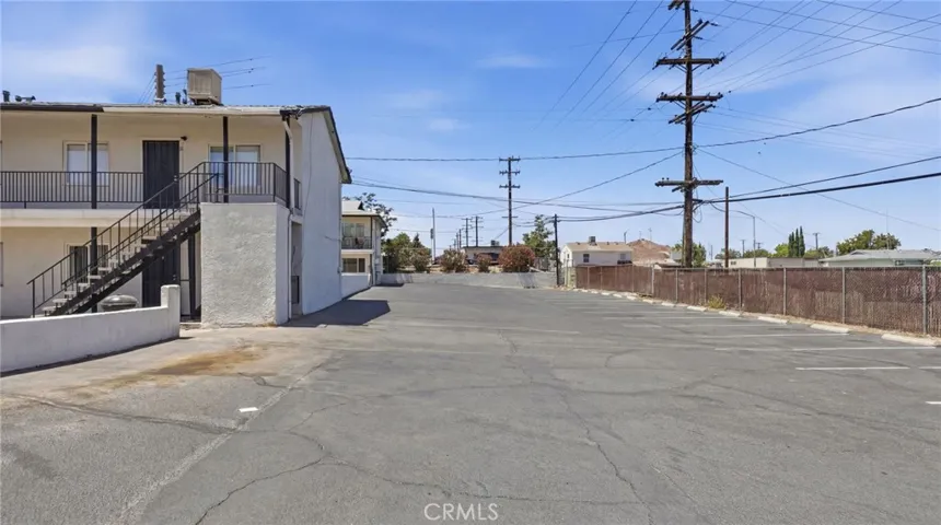 511 E Fredricks, Barstow, California 92311