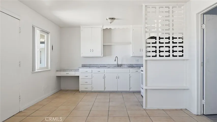 511 E Fredricks, Barstow, California 92311