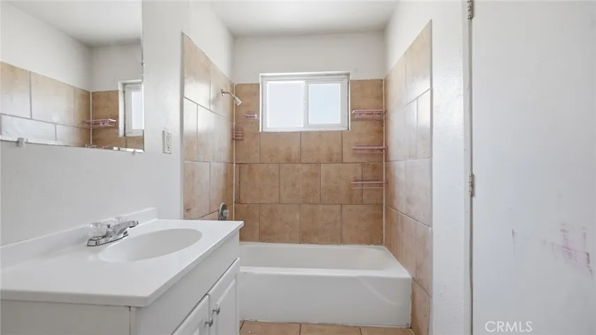 511 E Fredricks, Barstow, California 92311