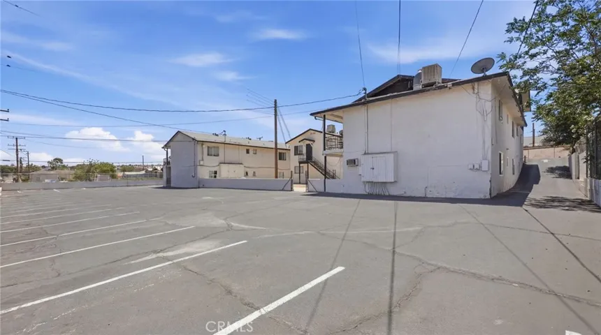 511 E Fredricks, Barstow, California 92311