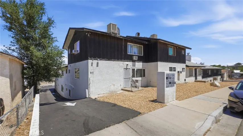 511 E Fredricks, Barstow, California 92311