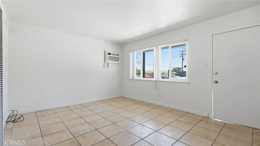 511 E Fredricks, Barstow, California 92311