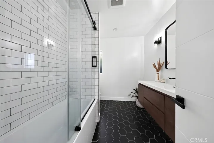 9411 Crystal View Drive, Tujunga, California 91042