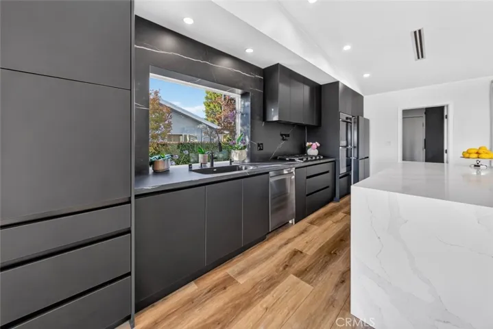 9411 Crystal View Drive, Tujunga, California 91042