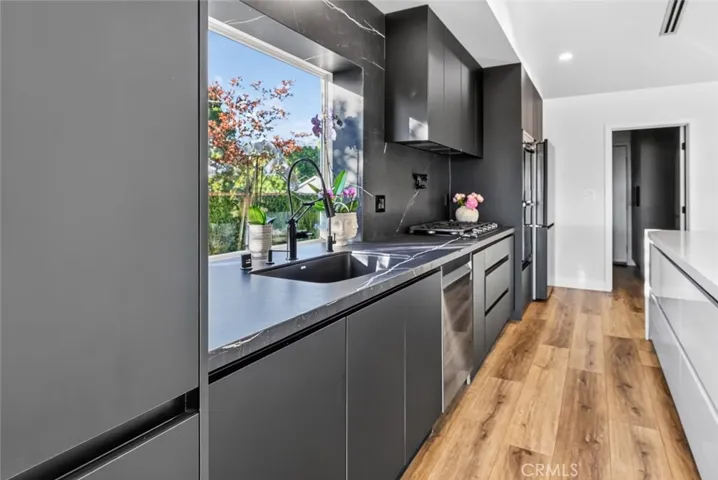 9411 Crystal View Drive, Tujunga, California 91042
