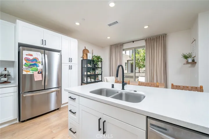 3590 E Peckham Paseo 6, Ontario, California 91761