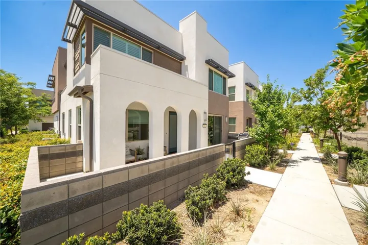 3590 E Peckham Paseo 6, Ontario, California 91761