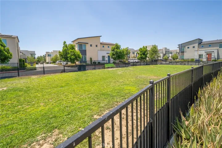 3590 E Peckham Paseo 6, Ontario, California 91761