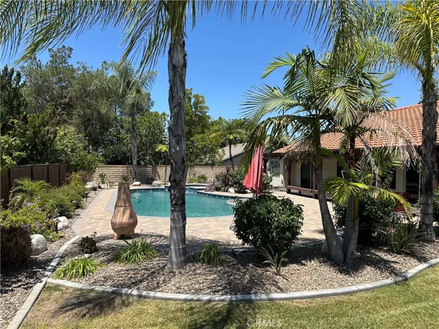 165 Cottonwood Avenue, Riverside, California 92506