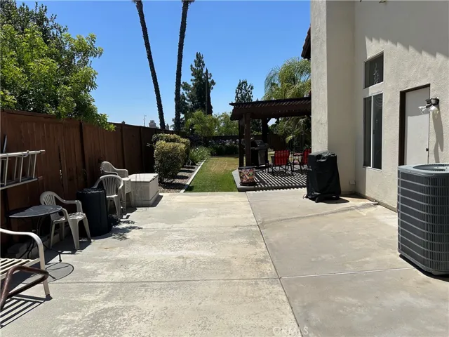 165 Cottonwood Avenue, Riverside, California 92506