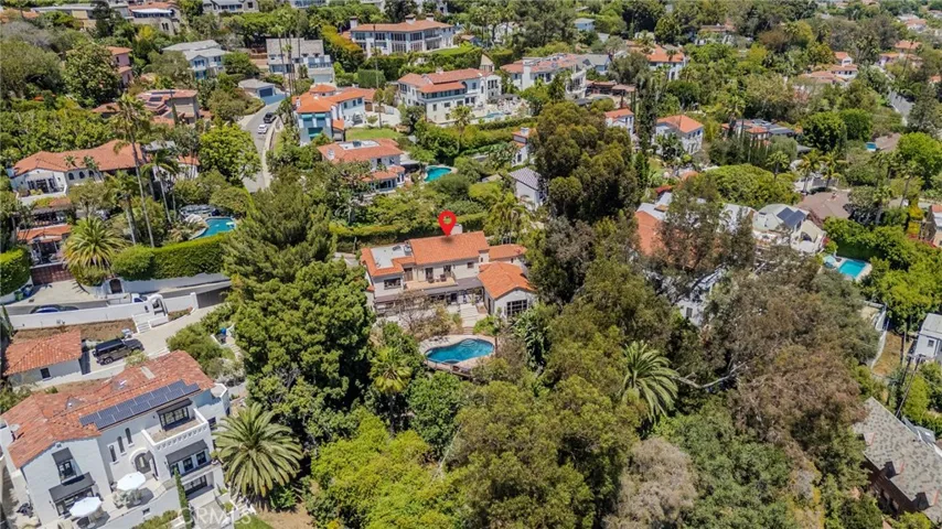 2349 N Catalina, Los Angeles, California 90027