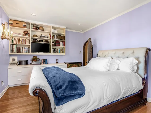2349 N Catalina, Los Angeles, California 90027