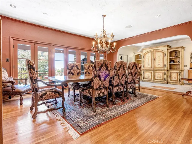 2349 N Catalina, Los Angeles, California 90027