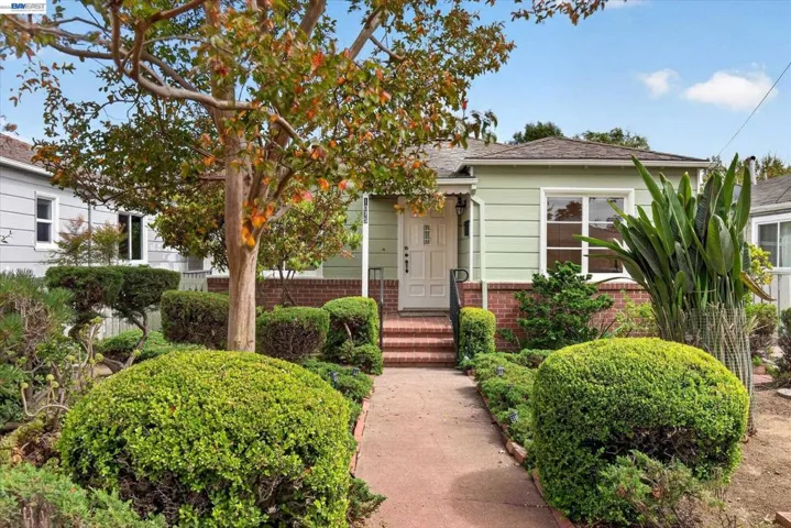 1075 Durant
