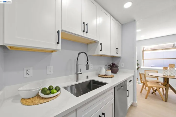 40130 Santa Teresa Cmn, Fremont, California 94539
