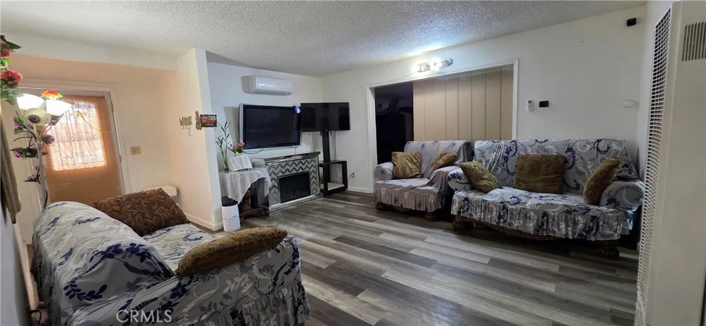 37351 52nd E, Palmdale, California 93552