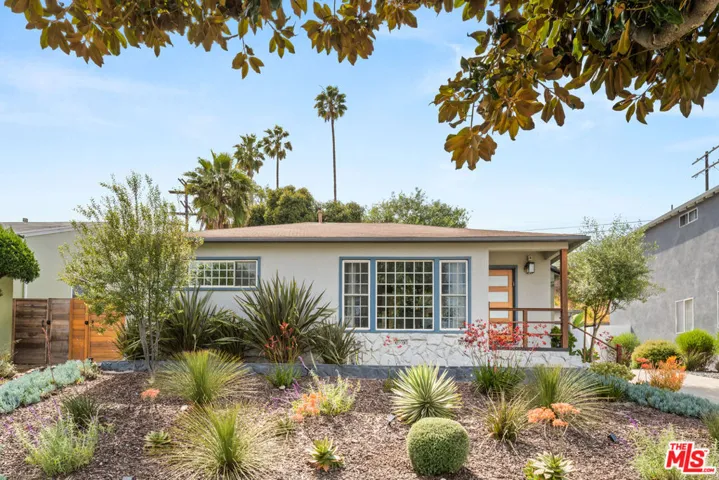 7871 Airport Boulevard, Los Angeles, California 90045