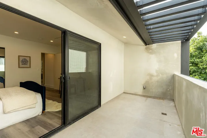 1262 N Sweetzer Avenue 109, West Hollywood, California 90069