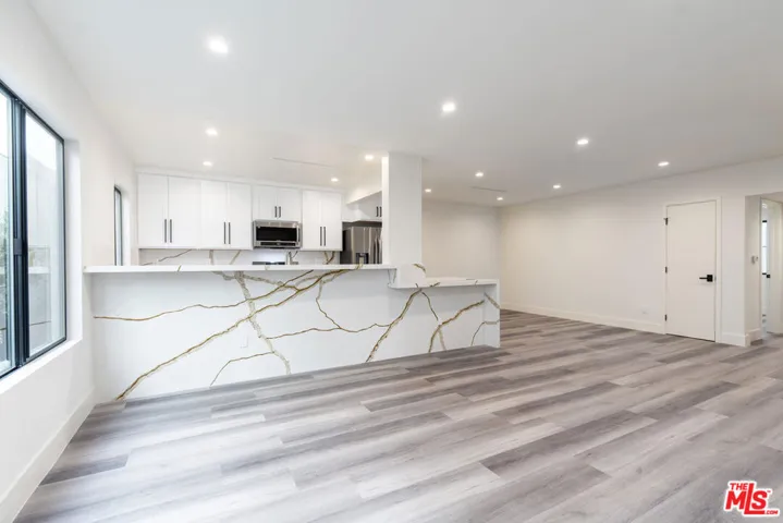 1262 N Sweetzer Avenue 109, West Hollywood, California 90069