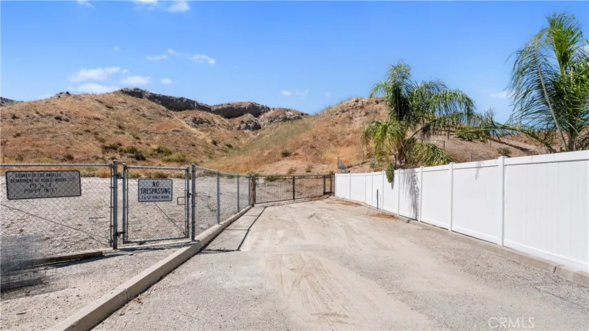 15221 Poppy Meadow, Canyon Country, California 91387