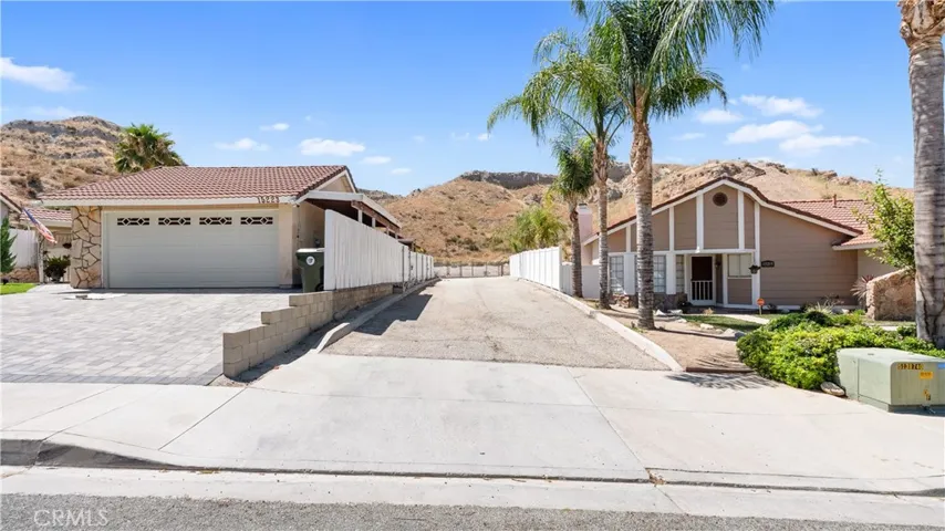 15221 Poppy Meadow, Canyon Country, California 91387