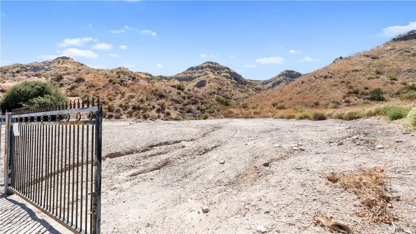 15221 Poppy Meadow, Canyon Country, California 91387
