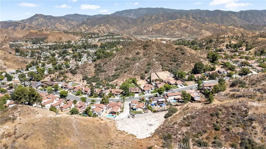 15221 Poppy Meadow, Canyon Country, California 91387