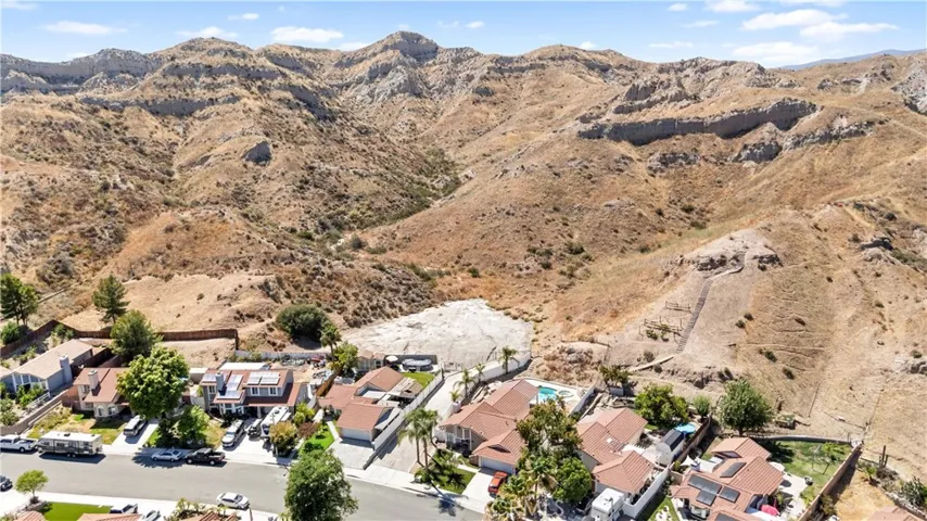 15221 Poppy Meadow, Canyon Country, California 91387