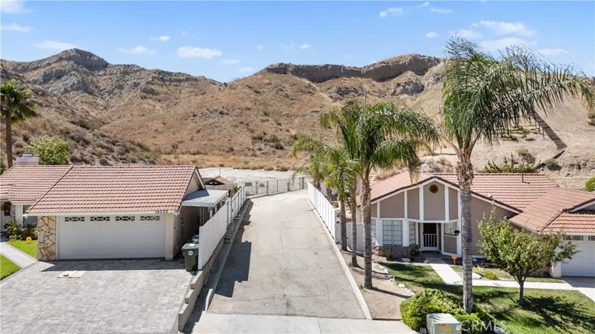 15221 Poppy Meadow, Canyon Country, California 91387