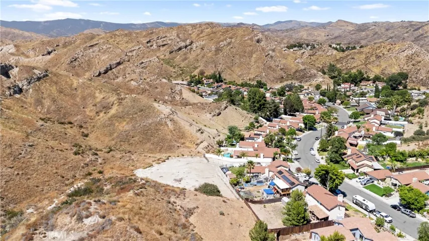 15221 Poppy Meadow, Canyon Country, California 91387