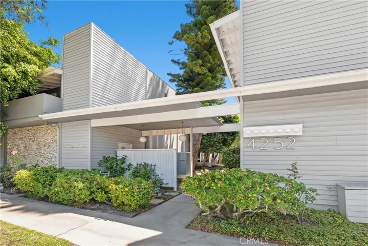 4252 Fair Avenue 22, Studio City, California 91602
