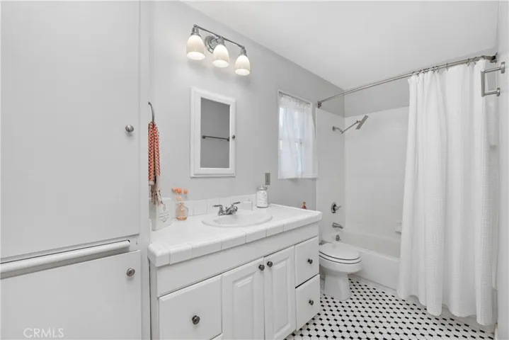 4252 Fair Avenue 22, Studio City, California 91602