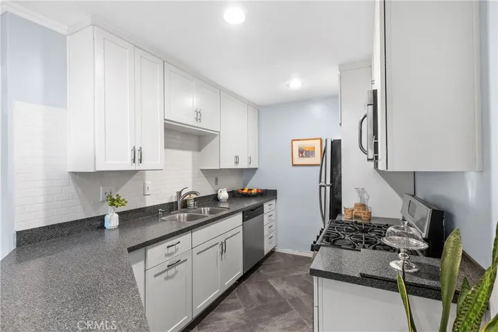 4252 Fair Avenue 22, Studio City, California 91602