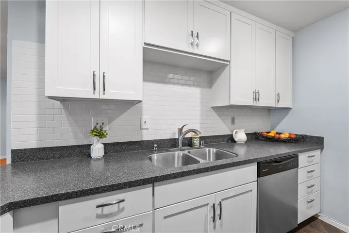 4252 Fair Avenue 22, Studio City, California 91602