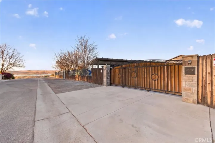 19950 Onaknoll, Lake Mathews, California 92570
