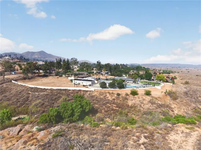 19950 Onaknoll, Lake Mathews, California 92570