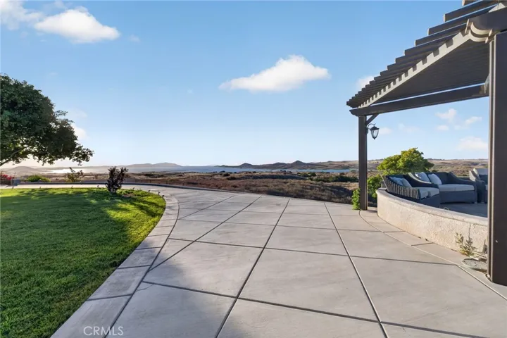 19950 Onaknoll, Lake Mathews, California 92570