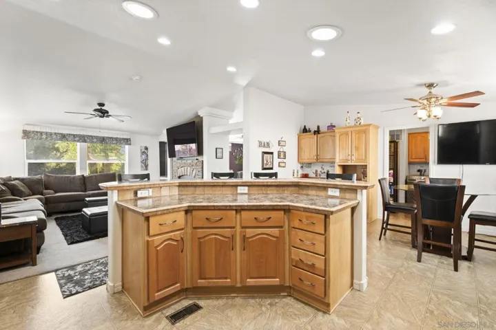 14215 Pecan Park Ln. 1, El Cajon, California 92021