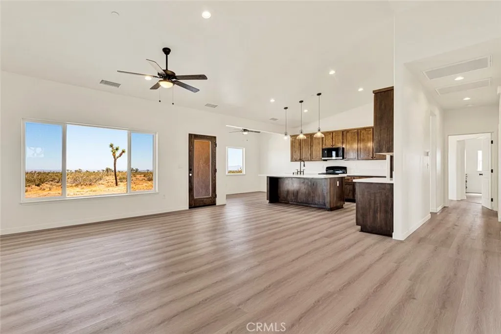 9210 Marco Road, Phelan, California 92371 — photo 4