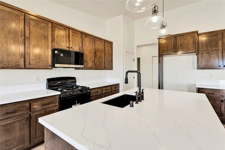 9210 Marco Road, Phelan, California 92371