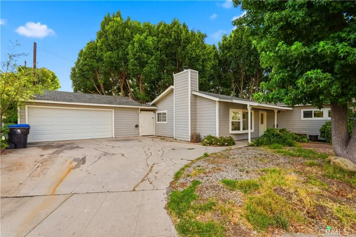 5345 Don Pio Drive, Woodland Hills, California 91364