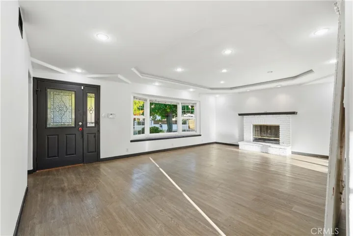 5345 Don Pio Drive, Woodland Hills, California 91364