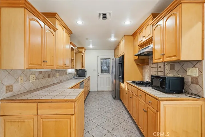 5345 Don Pio Drive, Woodland Hills, California 91364