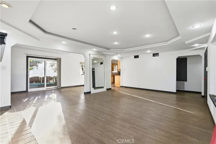 5345 Don Pio Drive, Woodland Hills, California 91364