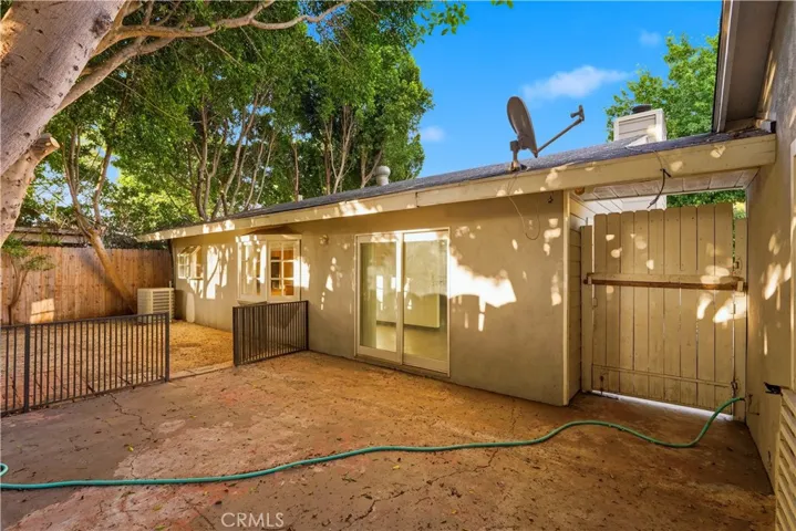 5345 Don Pio Drive, Woodland Hills, California 91364